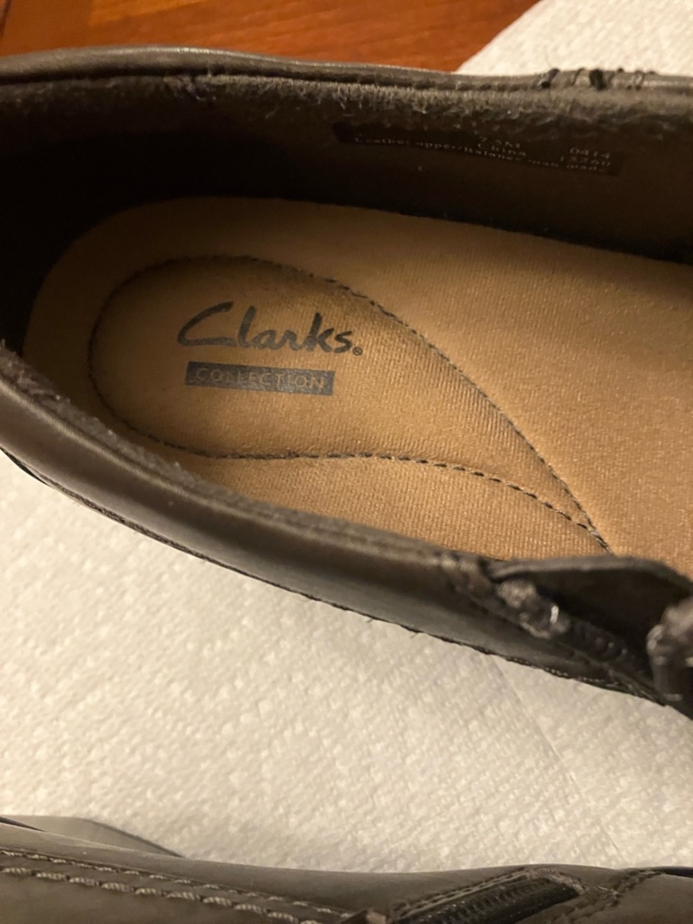 CLARK’S. Dark Green Leather With Side Zipper Shoe. Size 7.5. VERY NICE! - Picture 3 of 14